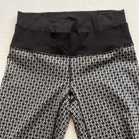 Lululemon Straight-Up Tri Geo Pants - Picture 3 of 5